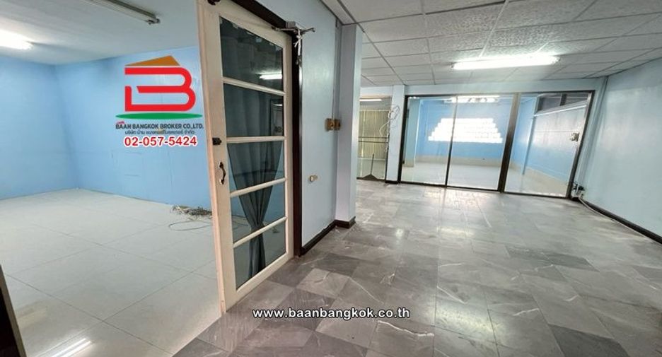 出售 4 卧室 独立屋 在 Bang Khen, 曼谷