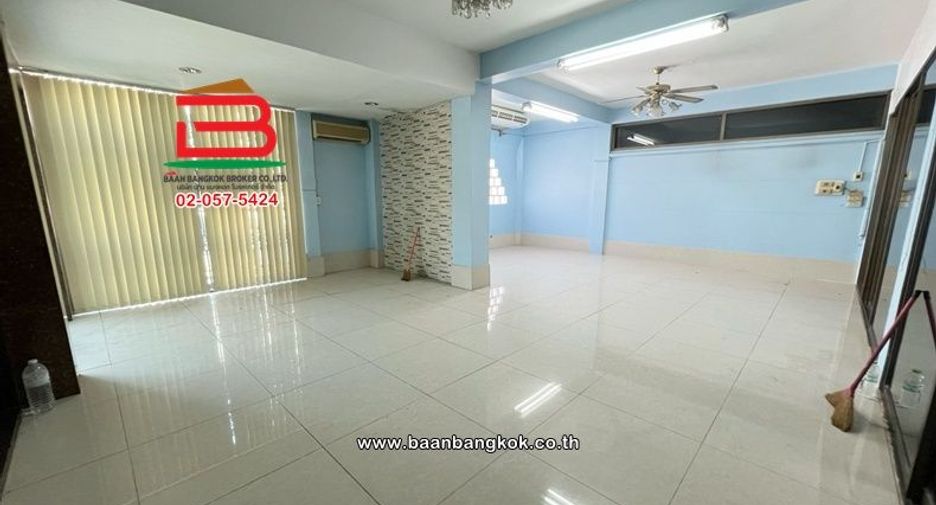 出售 4 卧室 独立屋 在 Bang Khen, 曼谷