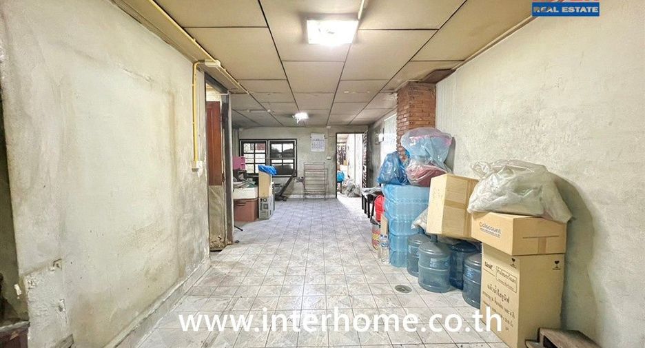 Casa adosada en venta de 2 habitaciones en Khan Na Yao, Bangkok