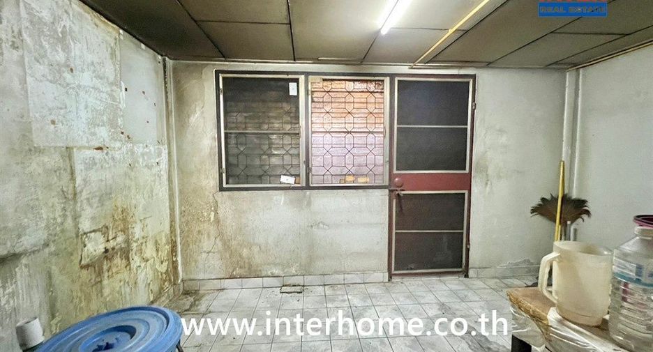 Casa adosada en venta de 2 habitaciones en Khan Na Yao, Bangkok