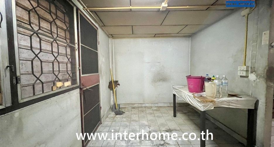 Casa adosada en venta de 2 habitaciones en Khan Na Yao, Bangkok