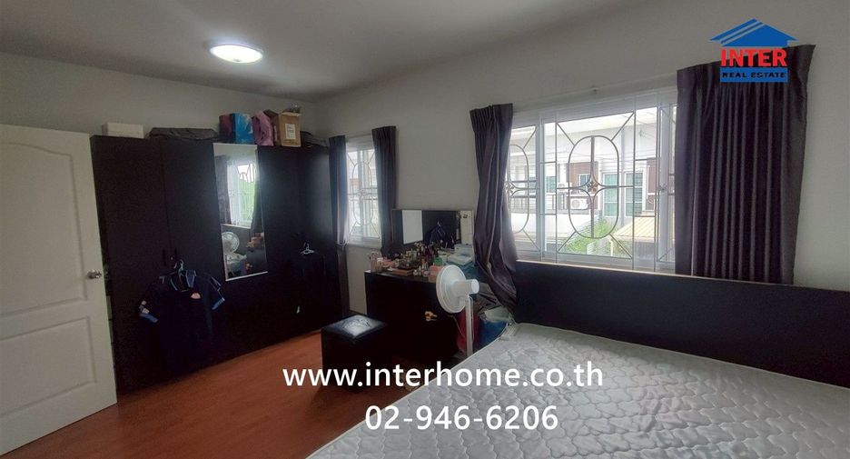 Casa adosada en venta de 4 habitaciones en Bang Yai, Nonthaburi