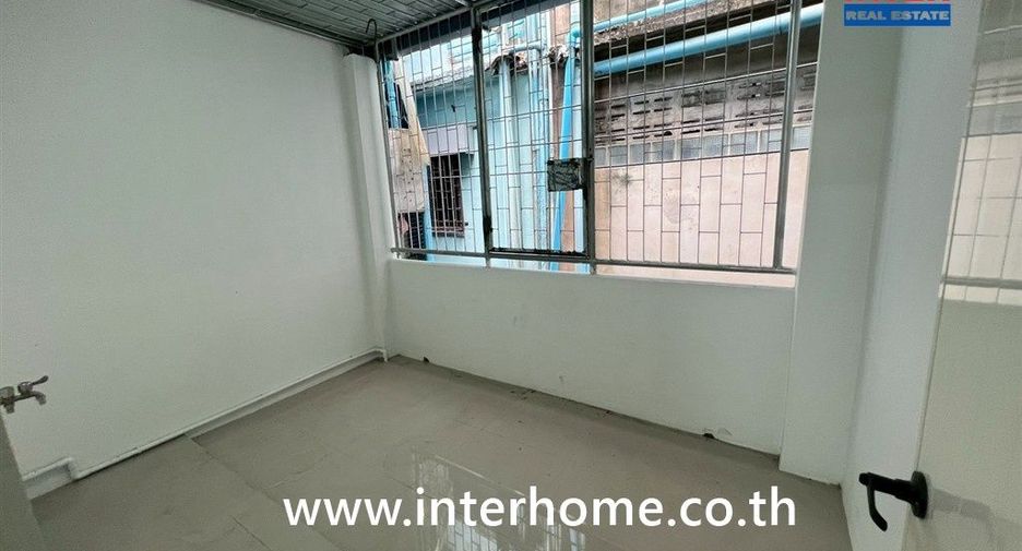 Gewerbefläche zum Kauf mit 4 Zimmer in Rat Burana, Bangkok