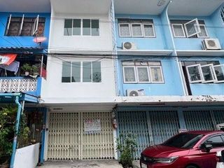 For sale 4 bedrooms retail Space in Rat Burana, Bangkok