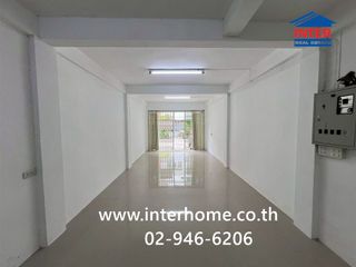 For sale 4 bedrooms retail Space in Rat Burana, Bangkok
