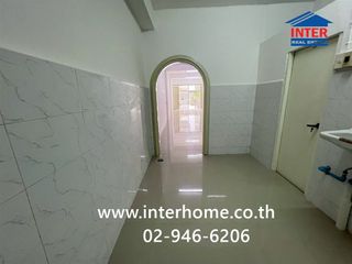 For sale 4 bedrooms retail Space in Rat Burana, Bangkok