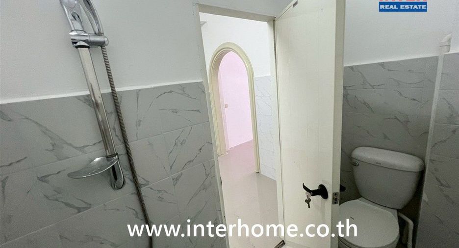 Gewerbefläche zum Kauf mit 4 Zimmer in Rat Burana, Bangkok