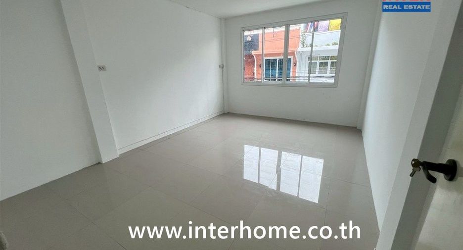 Gewerbefläche zum Kauf mit 4 Zimmer in Rat Burana, Bangkok
