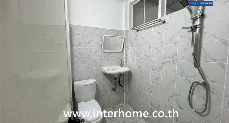 Gewerbefläche zum Kauf mit 4 Zimmer in Rat Burana, Bangkok
