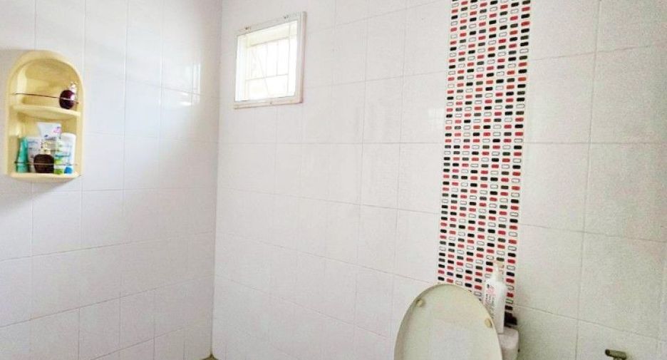Haus zum Kauf mit 3 Zimmer in Si Racha, Chonburi