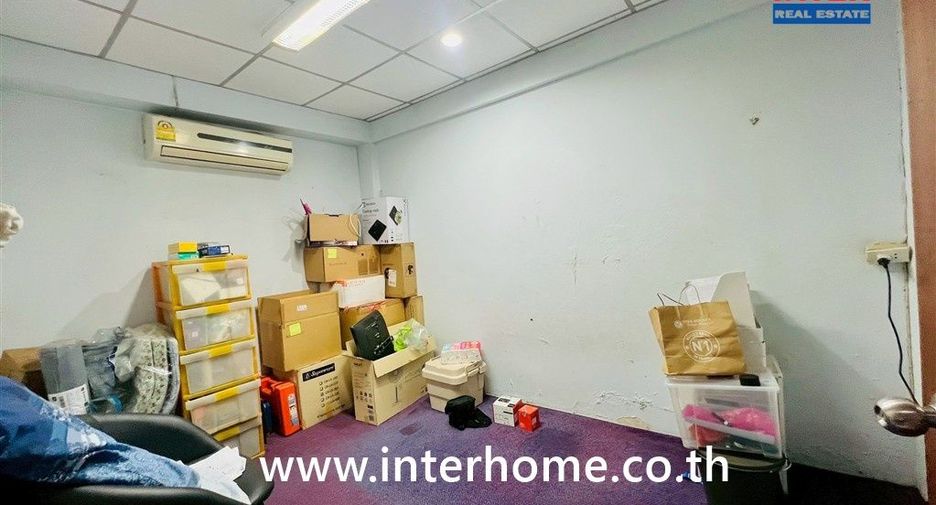 À vendre 6 chambres local commercial à Wang Thonglang, Bangkok