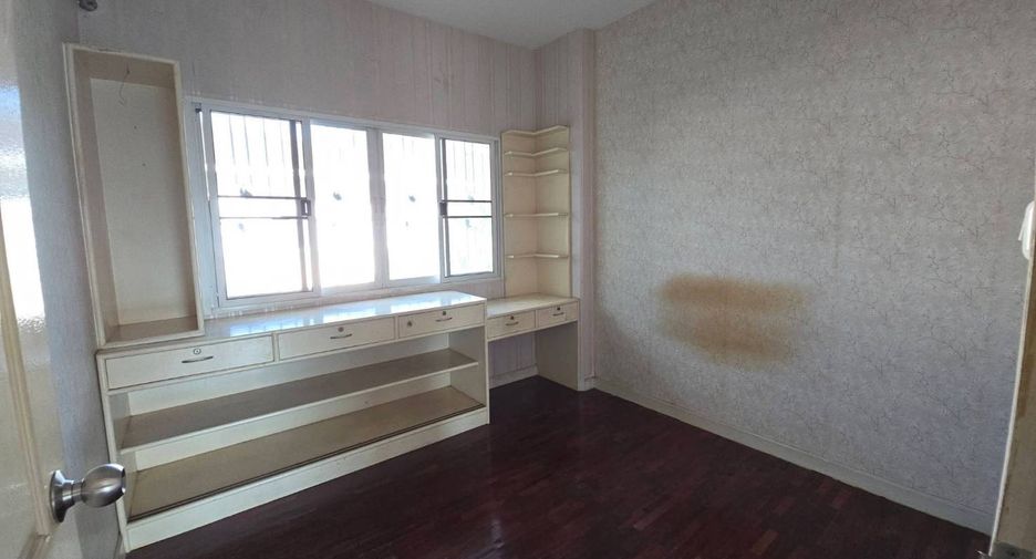 For sale 6 bedrooms house in Mueang Chiang Mai, Chiang Mai
