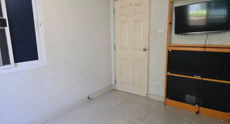 For sale 6 bedrooms house in Mueang Chiang Mai, Chiang Mai