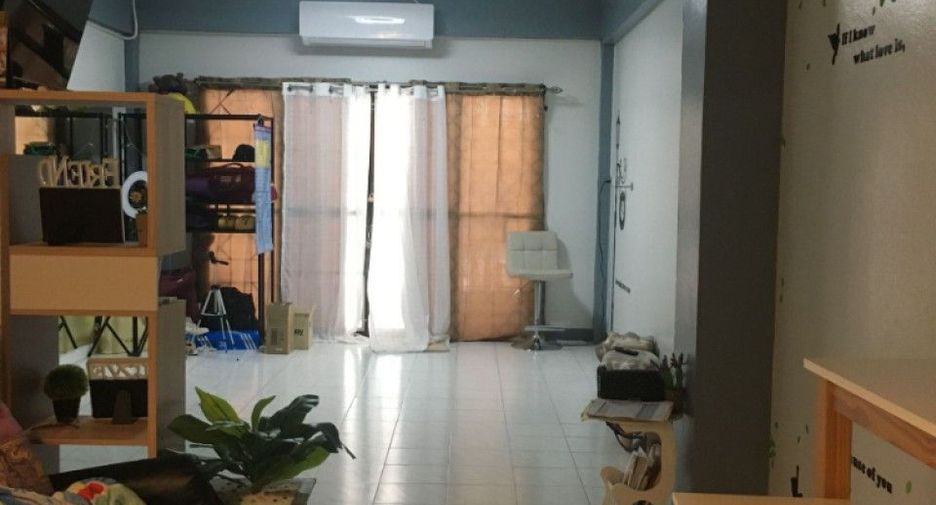 For sale 2 ベッドルーム townhouse in Mueang Chon Buri, Chonburi