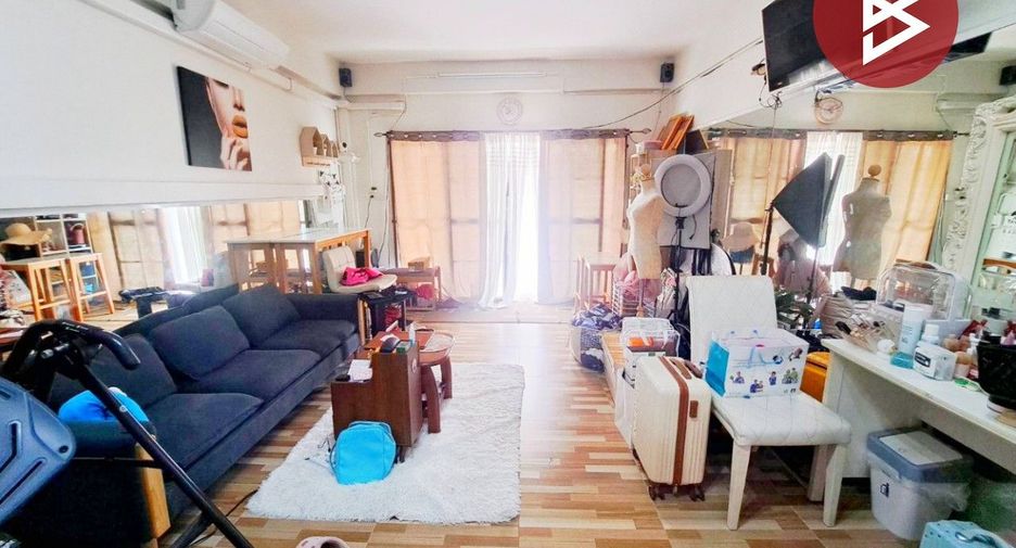 For sale 2 bedrooms townhouse in Mueang Chon Buri, Chonburi