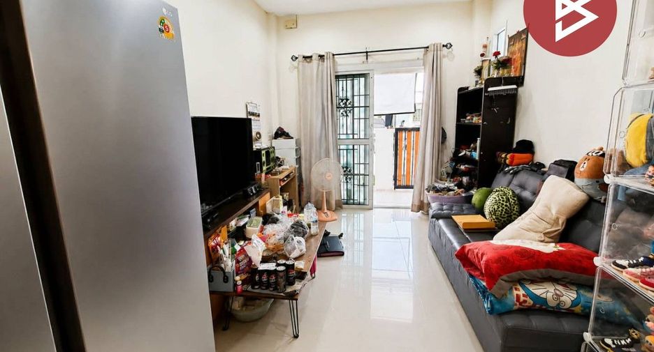 For sale 2 ベッドルーム townhouse in Mueang Chon Buri, Chonburi