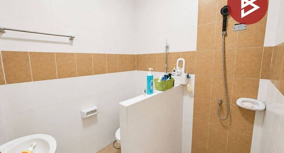 For sale 2 ベッドルーム townhouse in Mueang Chon Buri, Chonburi