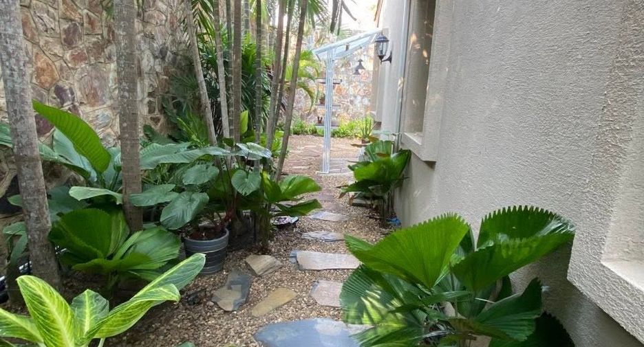 For sale 3 bedrooms villa in East Pattaya, Pattaya