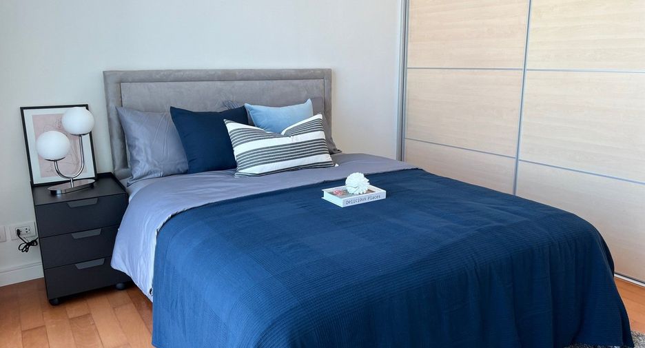 For rent 2 bedrooms condo in Khlong Toei, Bangkok