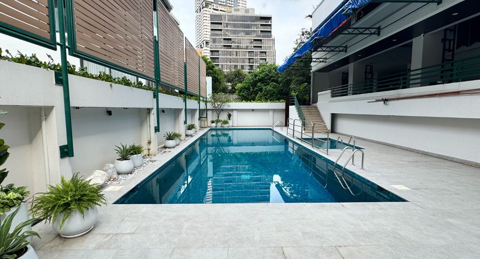 For rent 4 ベッドルーム apartment in Khlong Toei, Bangkok