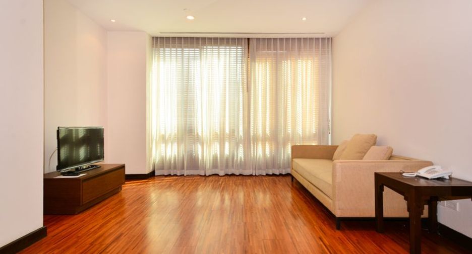 For rent 5 ベッドルーム apartment in Khlong Toei, Bangkok