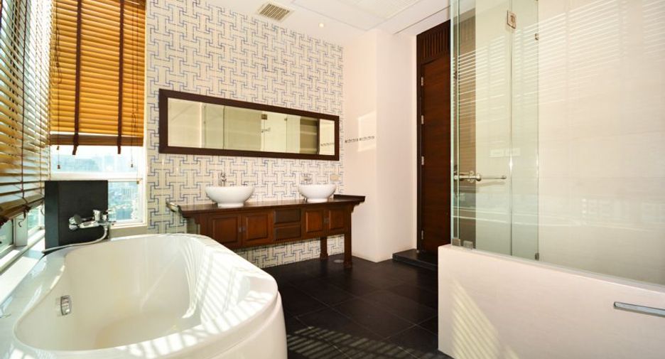 For rent 5 ベッドルーム apartment in Khlong Toei, Bangkok