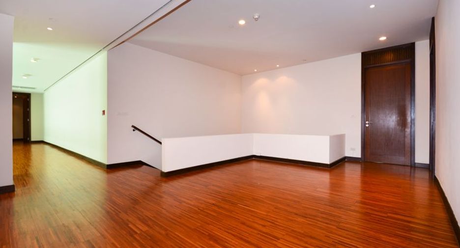 For rent 5 ベッドルーム apartment in Khlong Toei, Bangkok