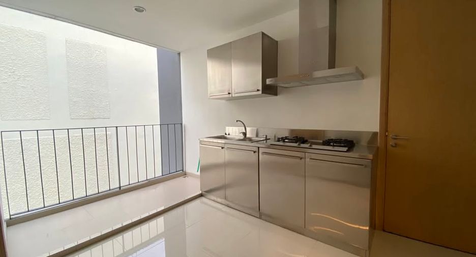 For rent 4 ベッドルーム apartment in Khlong Toei, Bangkok