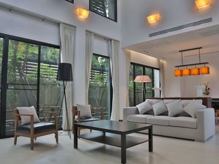 Haus zur Miete mit 3 Zimmer in Watthana, Bangkok