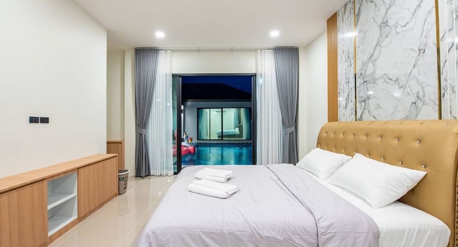 For rent 4 bedrooms villa in Huay Yai, Pattaya