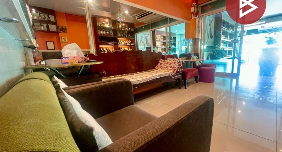 Local comercial en venta de 2 habitaciones en Mueang Chon Buri, Chonburi