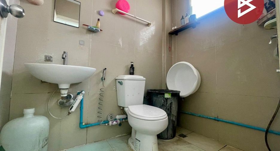 Local comercial en venta de 2 habitaciones en Mueang Chon Buri, Chonburi