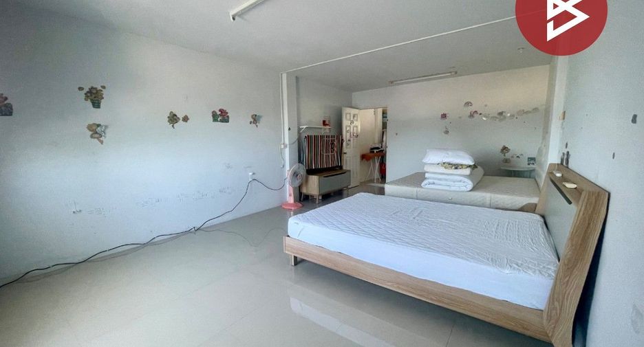 Local comercial en venta de 2 habitaciones en Mueang Chon Buri, Chonburi