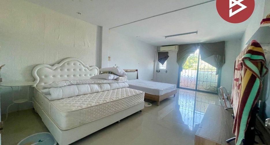 Local comercial en venta de 2 habitaciones en Mueang Chon Buri, Chonburi
