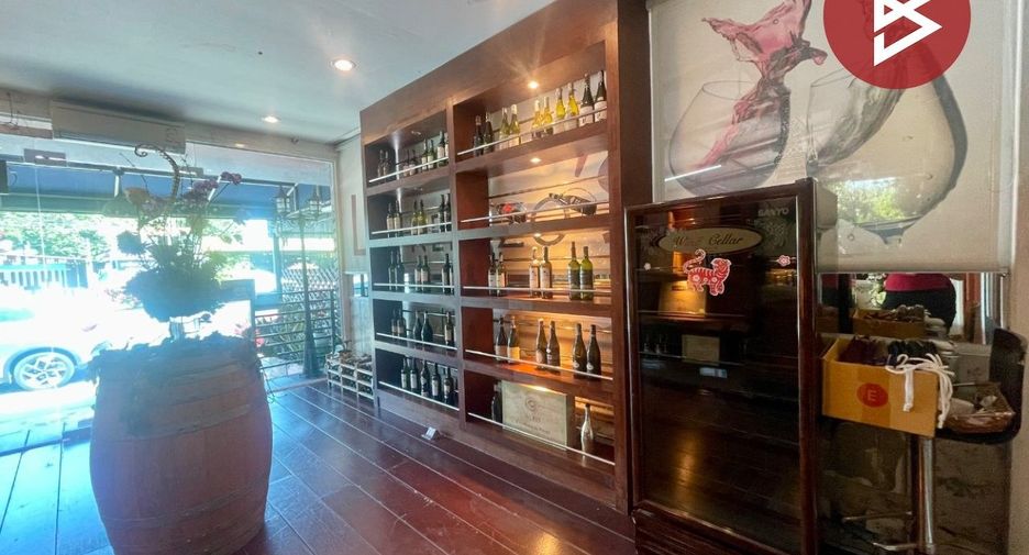 For sale 2 bedrooms retail Space in Mueang Chon Buri, Chonburi
