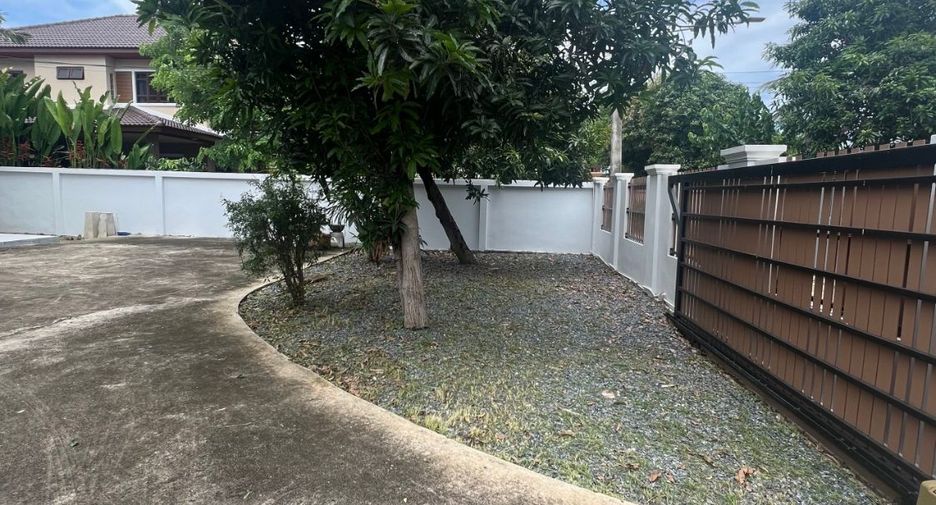 For sale 3 bedrooms house in Mueang Pathum Thani, Pathum Thani