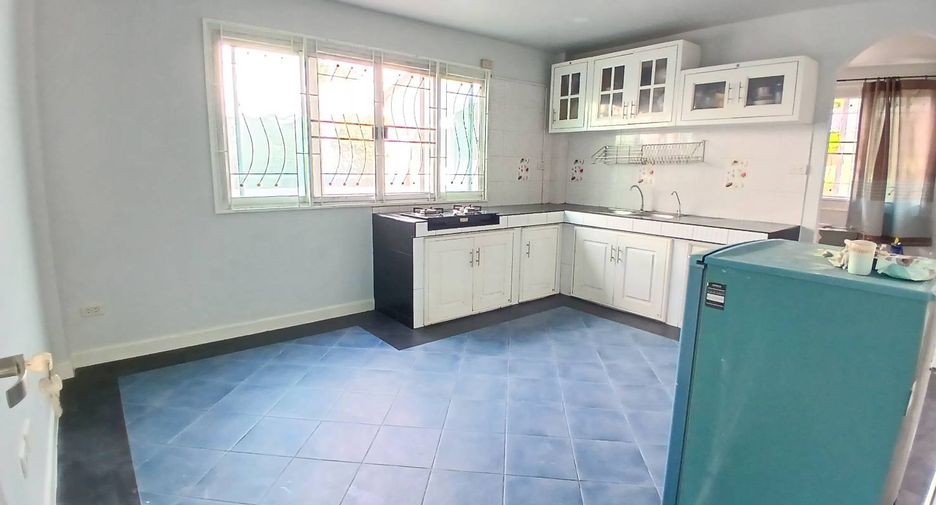 For sale 3 bedrooms house in Mueang Pathum Thani, Pathum Thani