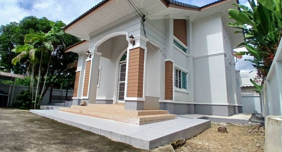 For sale 3 bedrooms house in Mueang Pathum Thani, Pathum Thani