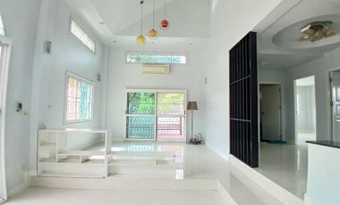 For sale 3 bedrooms house in Mueang Pathum Thani, Pathum Thani