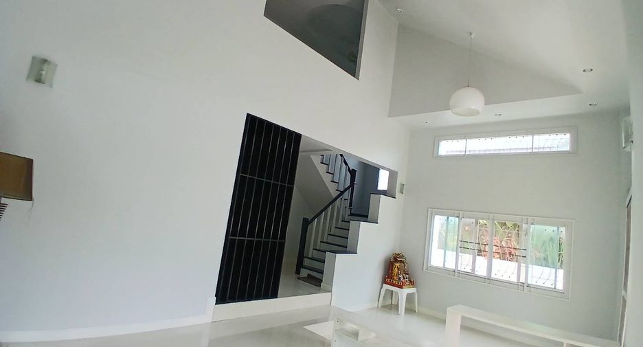 For sale 3 bedrooms house in Mueang Pathum Thani, Pathum Thani