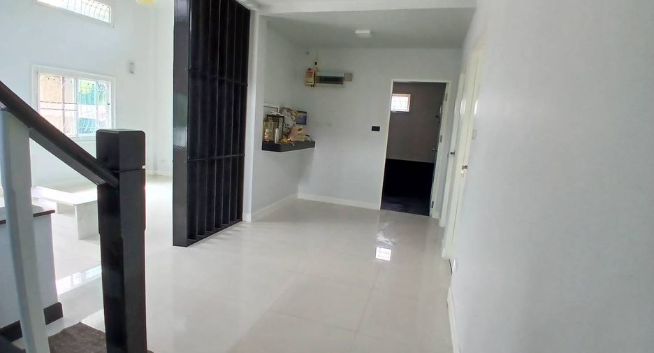 For sale 3 bedrooms house in Mueang Pathum Thani, Pathum Thani