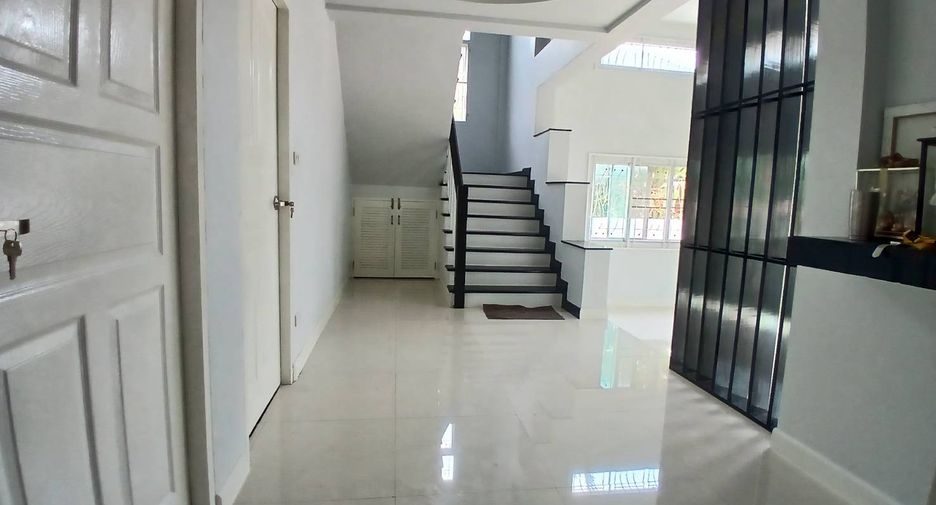 For sale 3 bedrooms house in Mueang Pathum Thani, Pathum Thani