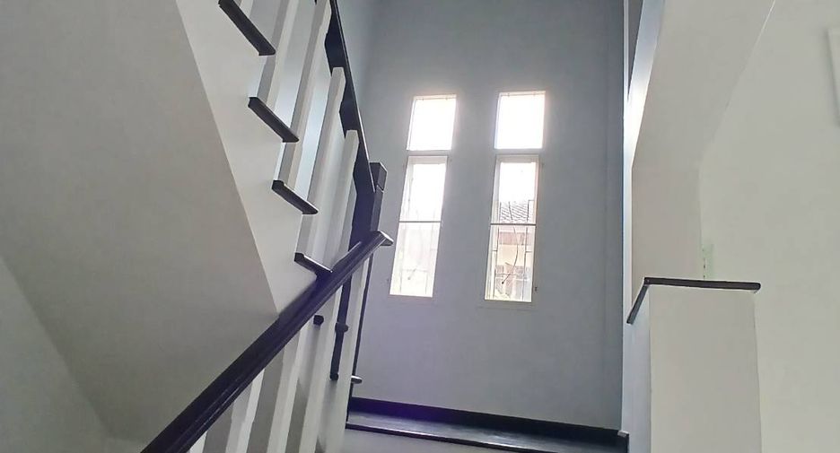For sale 3 bedrooms house in Mueang Pathum Thani, Pathum Thani