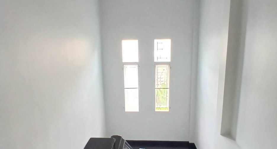 For sale 3 bedrooms house in Mueang Pathum Thani, Pathum Thani