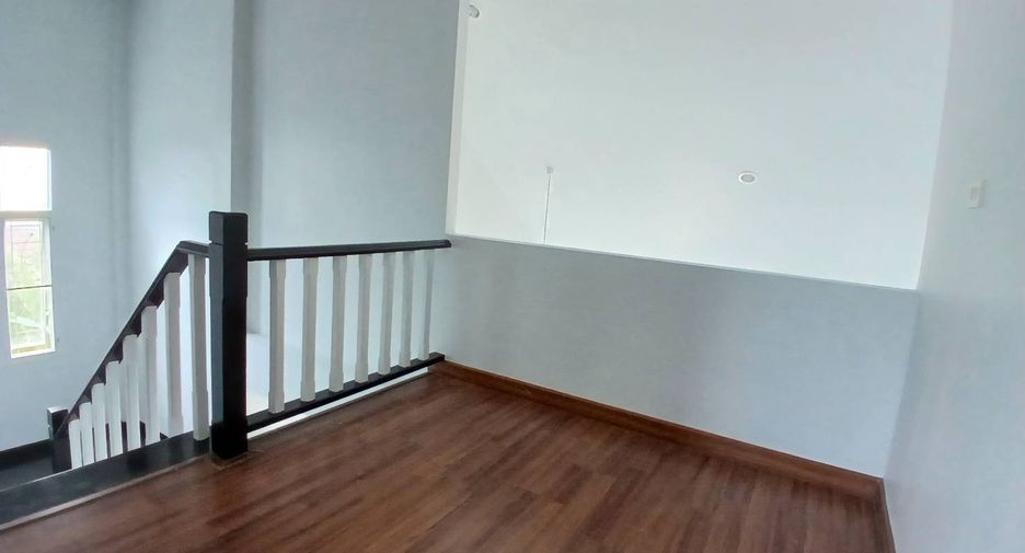 For sale 3 bedrooms house in Mueang Pathum Thani, Pathum Thani