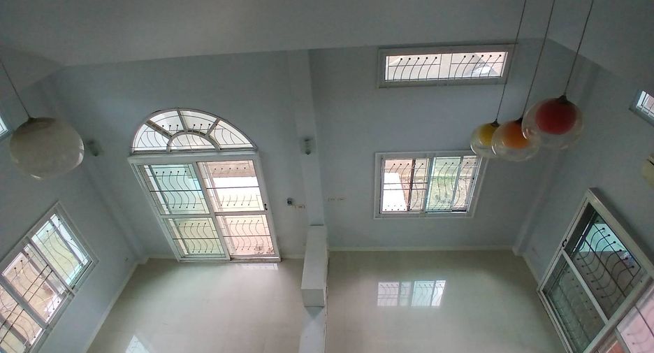 For sale 3 bedrooms house in Mueang Pathum Thani, Pathum Thani