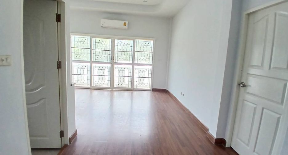 For sale 3 bedrooms house in Mueang Pathum Thani, Pathum Thani