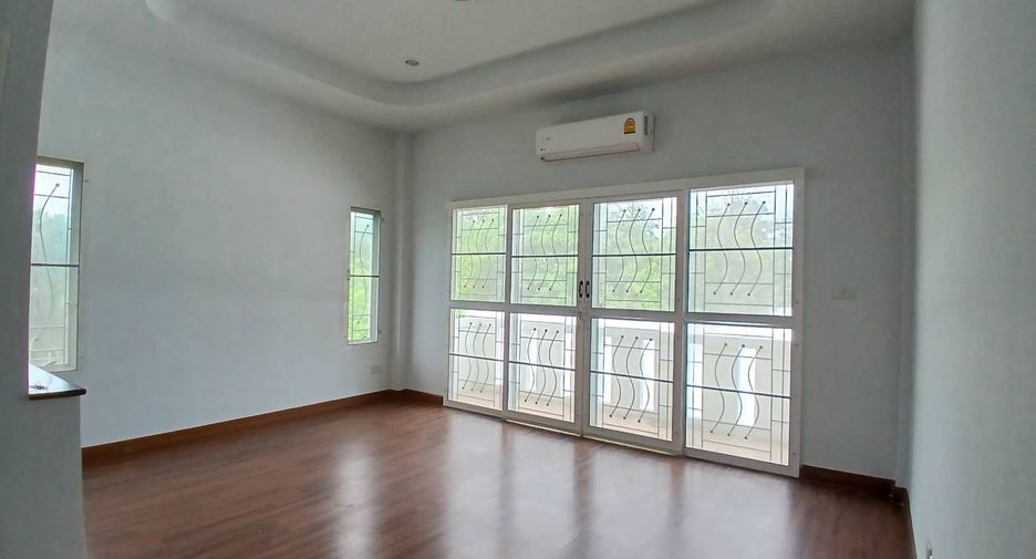 For sale 3 bedrooms house in Mueang Pathum Thani, Pathum Thani