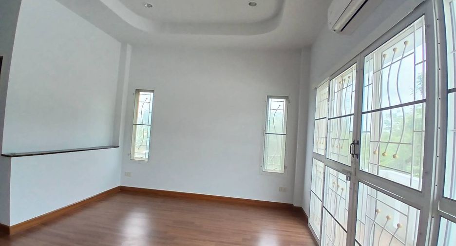 For sale 3 bedrooms house in Mueang Pathum Thani, Pathum Thani