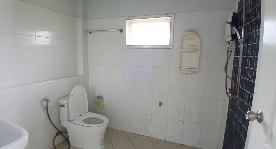 For sale 3 bedrooms house in Mueang Pathum Thani, Pathum Thani